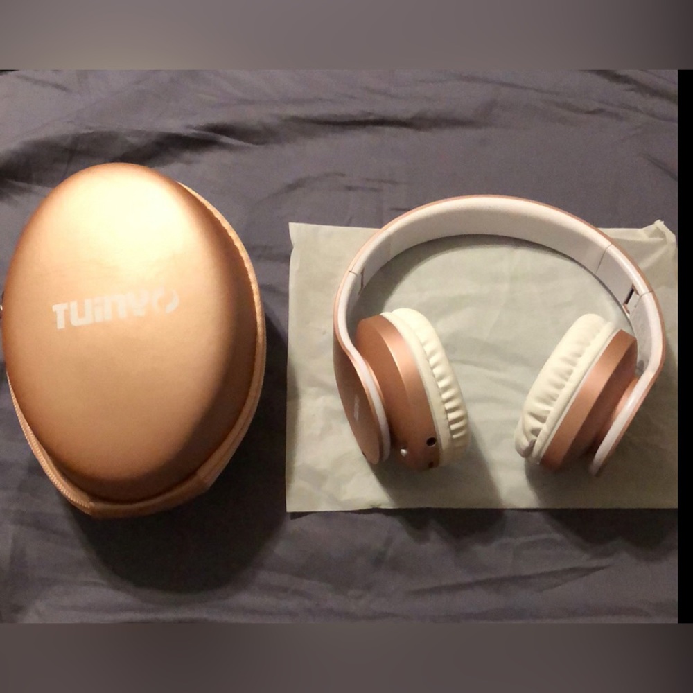 Tuinyp Wireless Headphones + Case (NWOT)